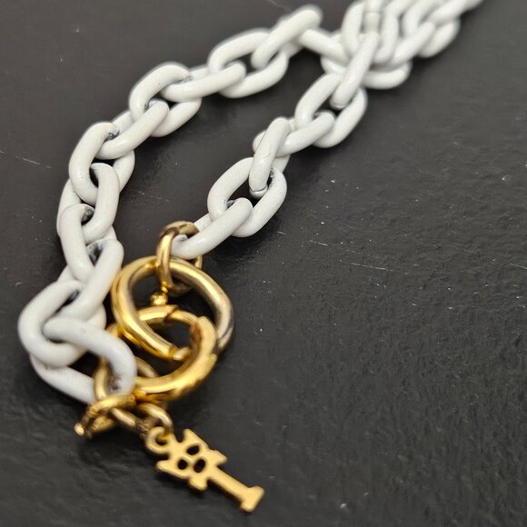 Vintage Trifari White Enamel Chain & Double Drop Pendant Necklace and Earrings - Picture 9 of 16